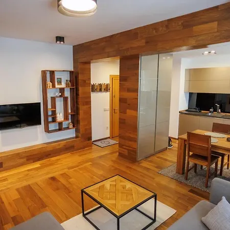 In The Center Kyrdżali